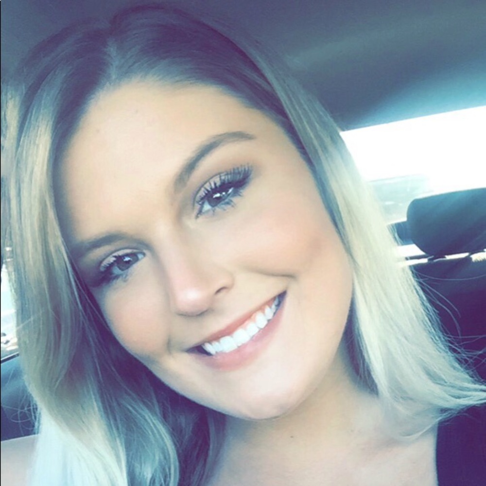 Meet your Posher, Courtney